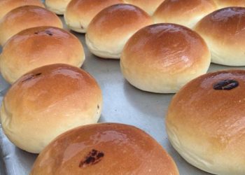 Mamfaatkan Medsos, Roti Wulandari Bilalang I Diburu Pembeli