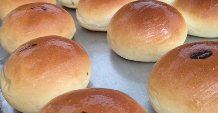 Mamfaatkan Medsos, Roti Wulandari Bilalang I Diburu Pembeli