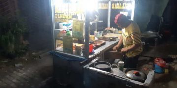 Meski Corona, Mas Hassan Martabak Tetap Raup Pendapatan