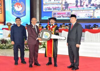 Ketua DPRD Kotamobagu Hadiri Penyerahan Bantuan Bus di IPDN