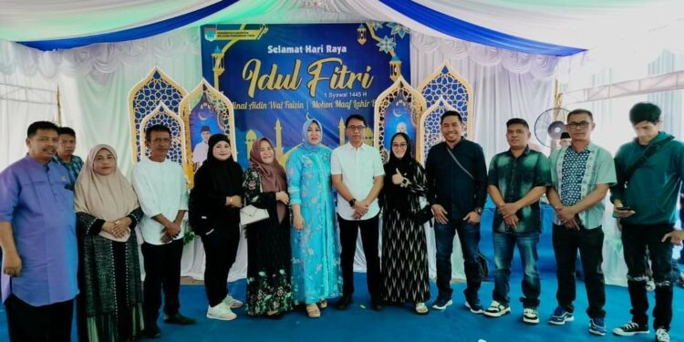 Pj. Sangadi Tobongon Silaturahmi Lebaran Ketupat