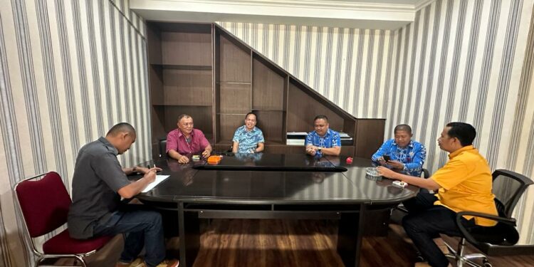 2 Pejabat Setwan Kotamobagu Sambut Kunker DPRD Bolmut