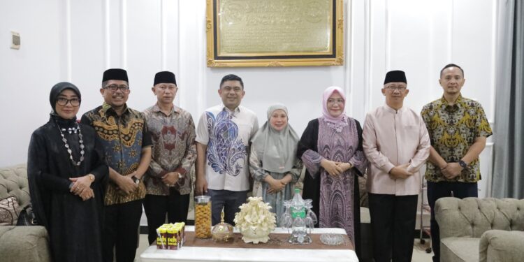 Pemkot Kotamobagu Bersilaturahmi di Kediaman Ketua DPRD Meiddy Makalalag