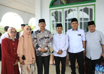 Meiddy Makalalag Hadiri Undangan Halal Bihalal di Kelurahan Genggulang