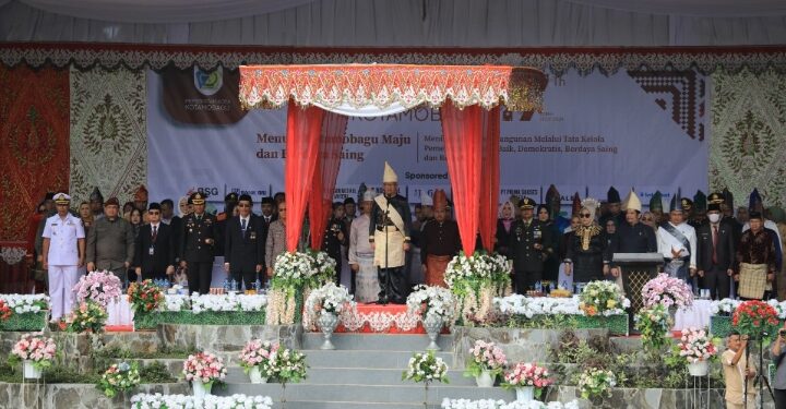 Pj Walikota Asripan Nani Pimpin Upacara HUT Kota Kotamobagu ke-17