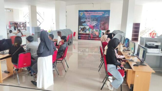 Gedung Perpustakaan Daerah Kotamobagu Diserbu Mahasiswa