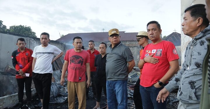 Tinjau Lokasi Kebakaran, Pj Walikota Kotamobagu Pastikan Bantuan Segera Disalurkan