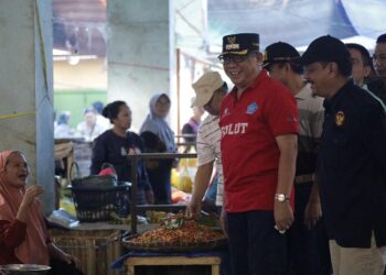 Pantau Harga Sembako, Pj Walikota Kotamobagu Kunjungi Pasar Tradisional
