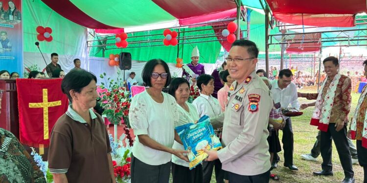 Hadiri Ibadah Raya KWI GMIBM, Kompol Romel Pontoh Apresiasi Peran Wanita Dalam Bergereja