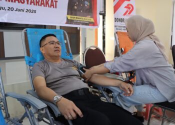 Wakapolres KOMPOL Romel Pontoh Ikut Aksi Donor Darah