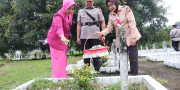 AKBP Irwanto Pimpin Ziarah di TMP Kotamobagu