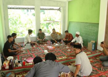 Letkol Fahmil Harris dan AKBP Irwanto Kunjungi Ponpes Darurahmah Pontodon