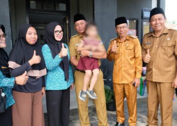 Didampingi Langsung Bupati Boltim, Ketua TP-PKK Rosita Pobela Pantau Penanganan Stunting di Buyat Barat
