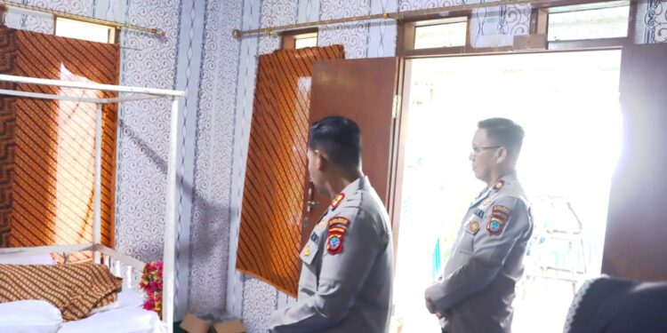 AKBP Irwanto & Kompol Romel Hadiri Pemakaman Orang Tua Dari Personil Polres Kotamobagu