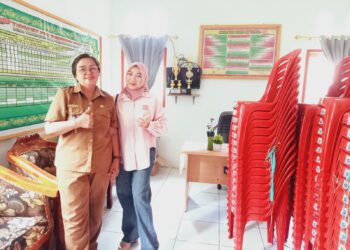 Idris Sudomo Sebut Bantuan 200 Kursi Murni Keikhlasan Hati Keluarga Untuk Desa Tobongon