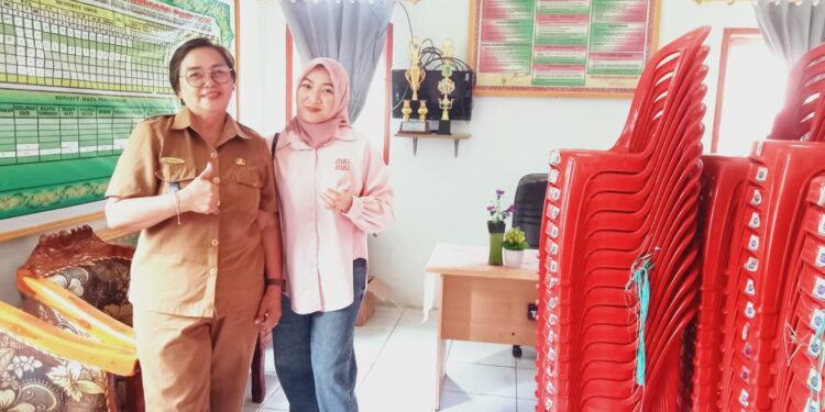 Idris Sudomo Sebut Bantuan 200 Kursi Murni Keikhlasan Hati Keluarga Untuk Desa Tobongon