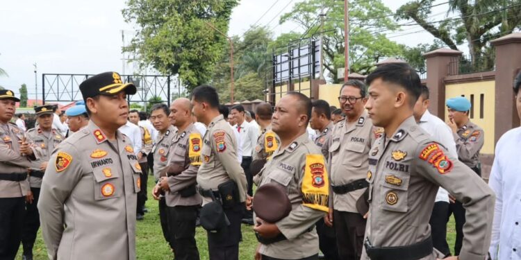 AKBP Irwanto Periksa Langsung Sikap Tampang Personil Polres Kotamobagu