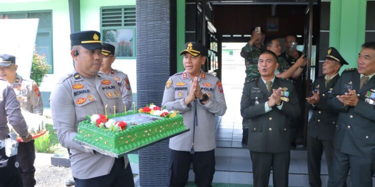 HUT TNI ke-80, Kapolres Kotamobagu Sambangi Makodim 1303/BM