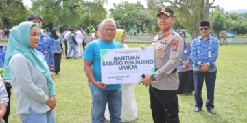 AKBP Irwanto Serahkan Bantuan UMKM di Peringatan Hari Sumpah Pemuda ke-97