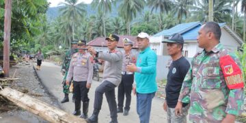 Gerak Cepat, AKBP Irwanto Turun Langsung ke Lokasi Banjir Desa Muntoi