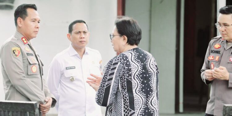 Dukung Program Pemenuhan Gizi Masyarakat, AKBP Irwanto dan Kompol Romel Pontoh Cek Langsung Kesiapan SPPG