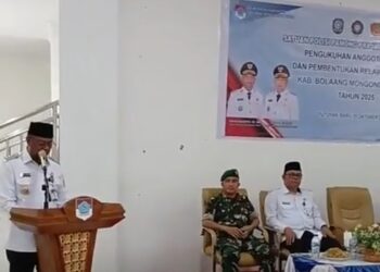 Didampingi Asisten 1 Hendra Tangel, Bupati Boltim Kukuhkan Sat Linmas & Relawan Damkar