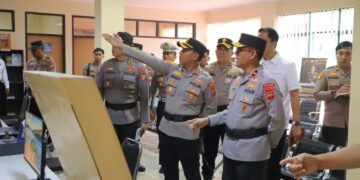 AKBP Irwanto & Kompol Romel Pontoh Dampingi Wakapolda Sulut Tinjau Call Center 110 SPKT Polres Kotamobagu