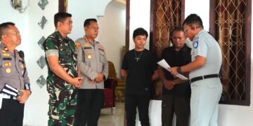 AKBP Irwanto & Letkol Fahmil Dampingi Langsung Penyerahan Santunan Lakalantas Anggota Persit KCK Kodim 1303/BM