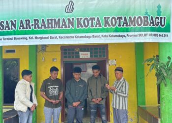 Pengusaha Tambang Emas Potolo Salurkan Bantuan di Panti Asuhan