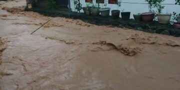 Bakan Kembali Banjir, Jeritan Warga: “Tolong Kami Pak Bupati, Evaluasi Tambang Emas PT JRBM