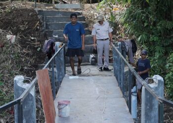 Jembatan MOTABI, Hadiah Ramadhan Kapolres Kotamobagu untuk Anak Sekolah dan Jamaah Masjid