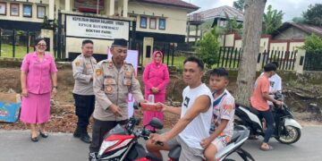 Menebar Berkah di Bulan Suci, Polsek Passi Bagikan Takjil untuk Masyarakat